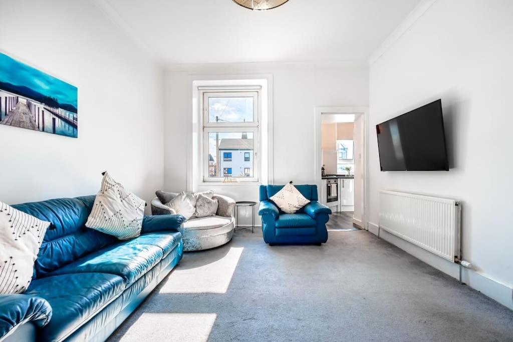 Kali Apartment - Spacious 3 Bed Apartment In Wishaw 威萧 外观 照片